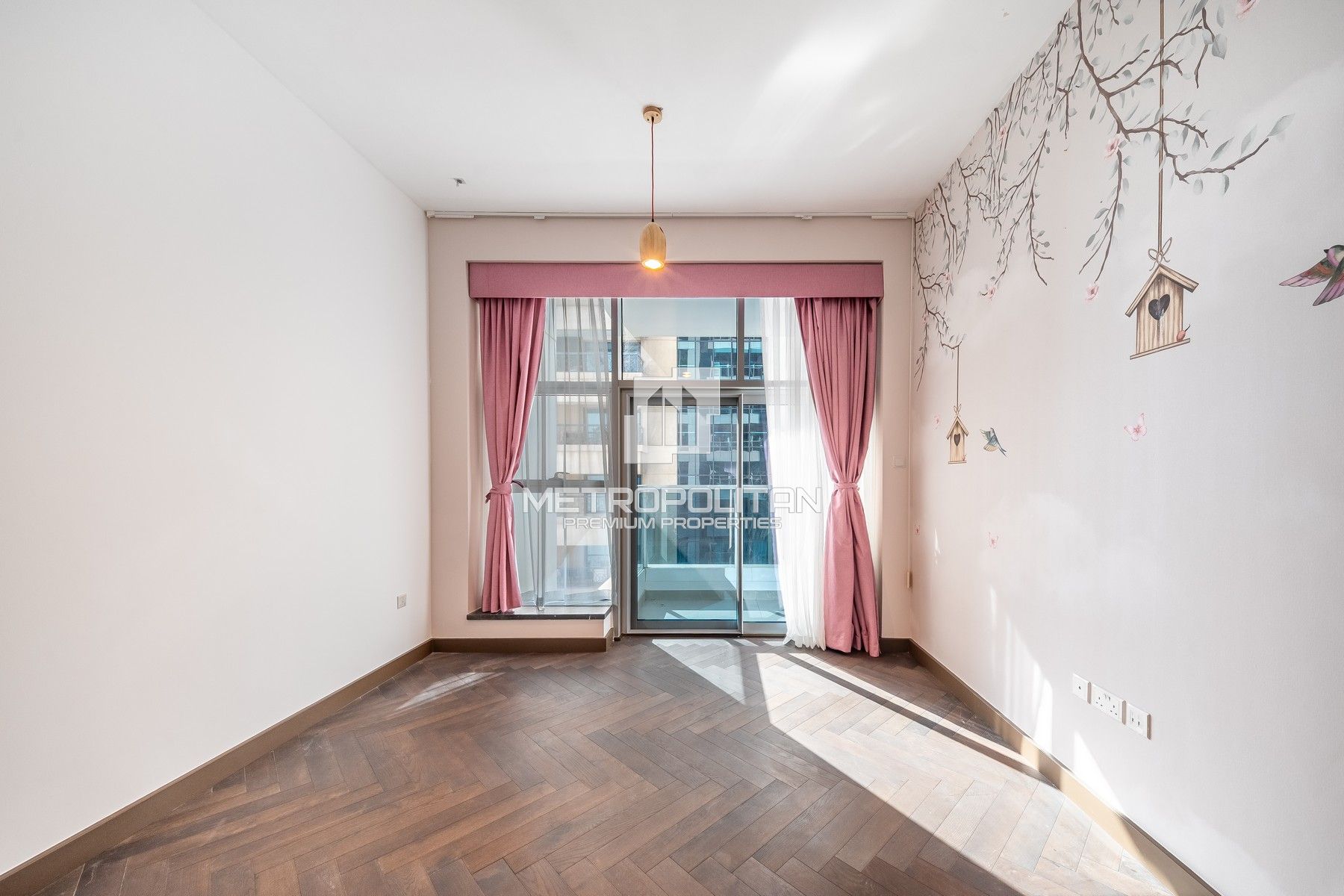 Unfurnished Spacious Unit Vacant | Prime Location