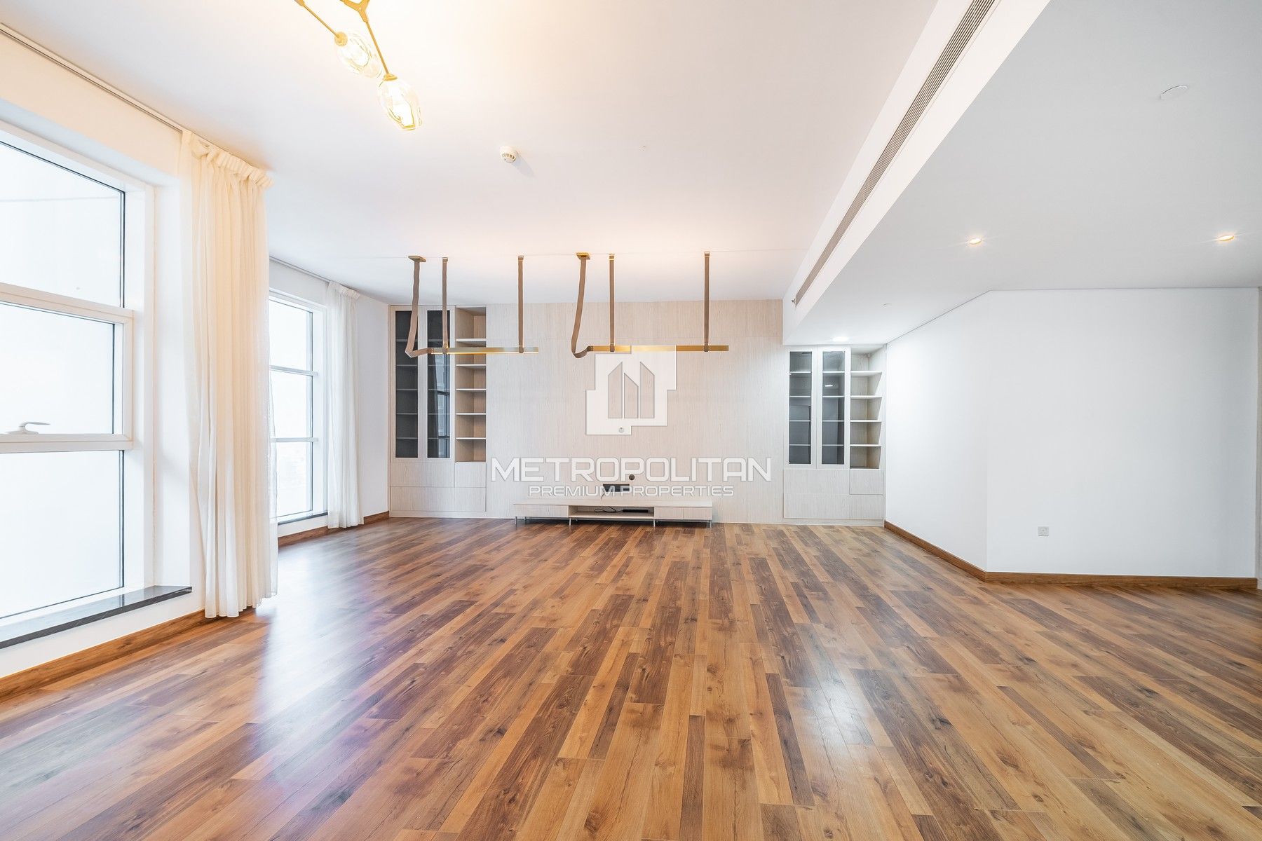 Unfurnished Spacious Unit Vacant | Prime Location
