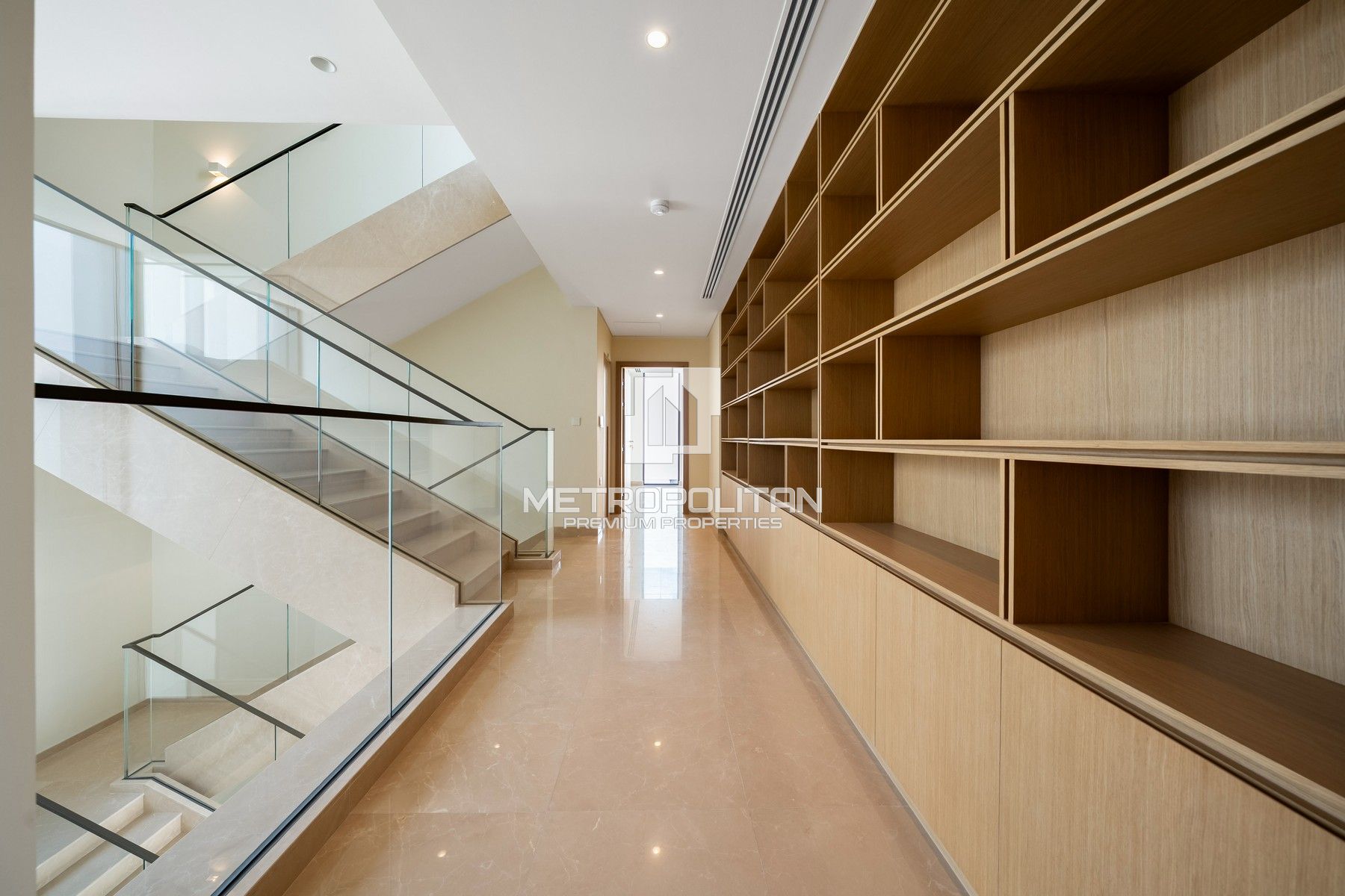 Luxurious | Prime First Row | Open Lake View