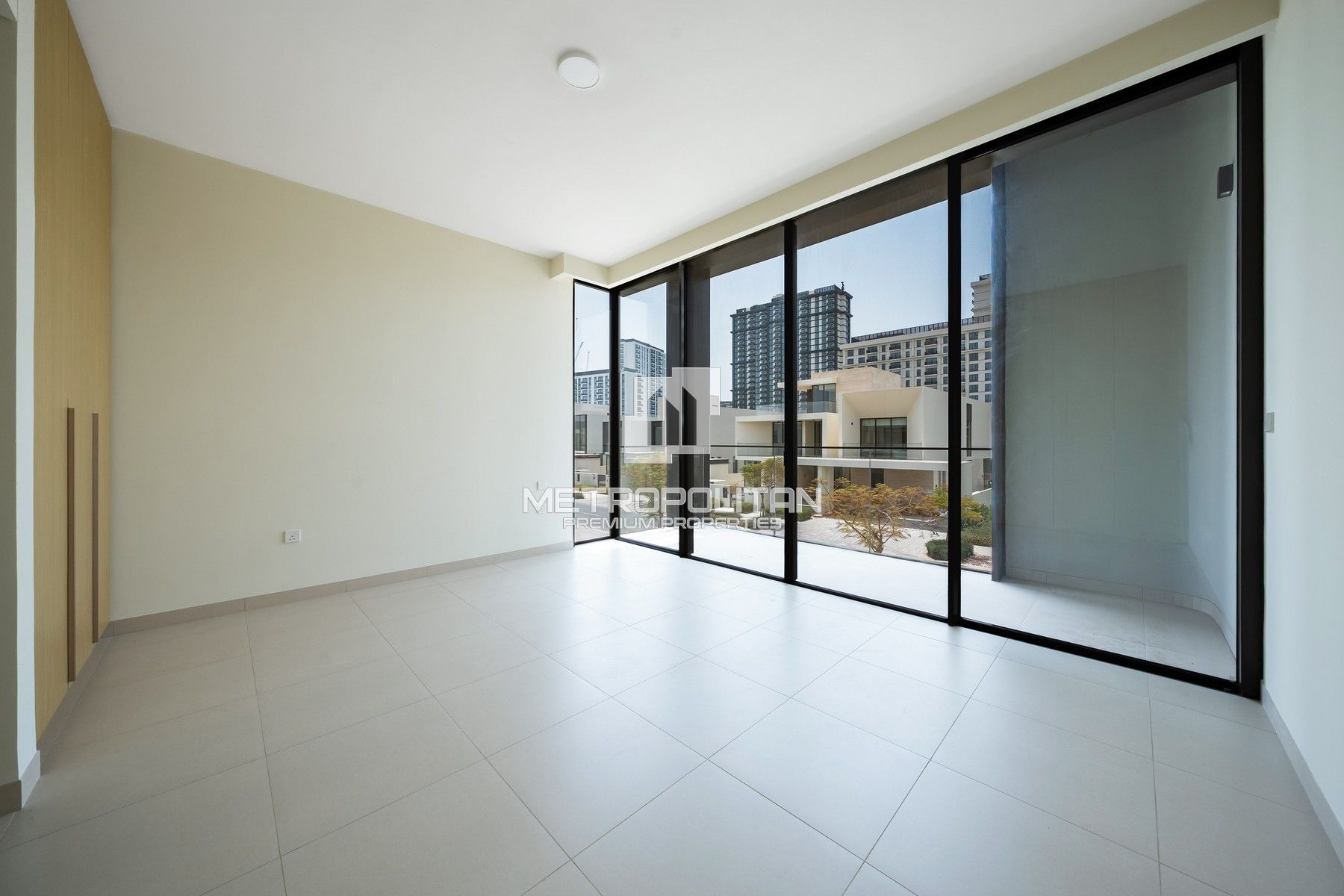 Luxurious | Prime First Row | Open Lake View