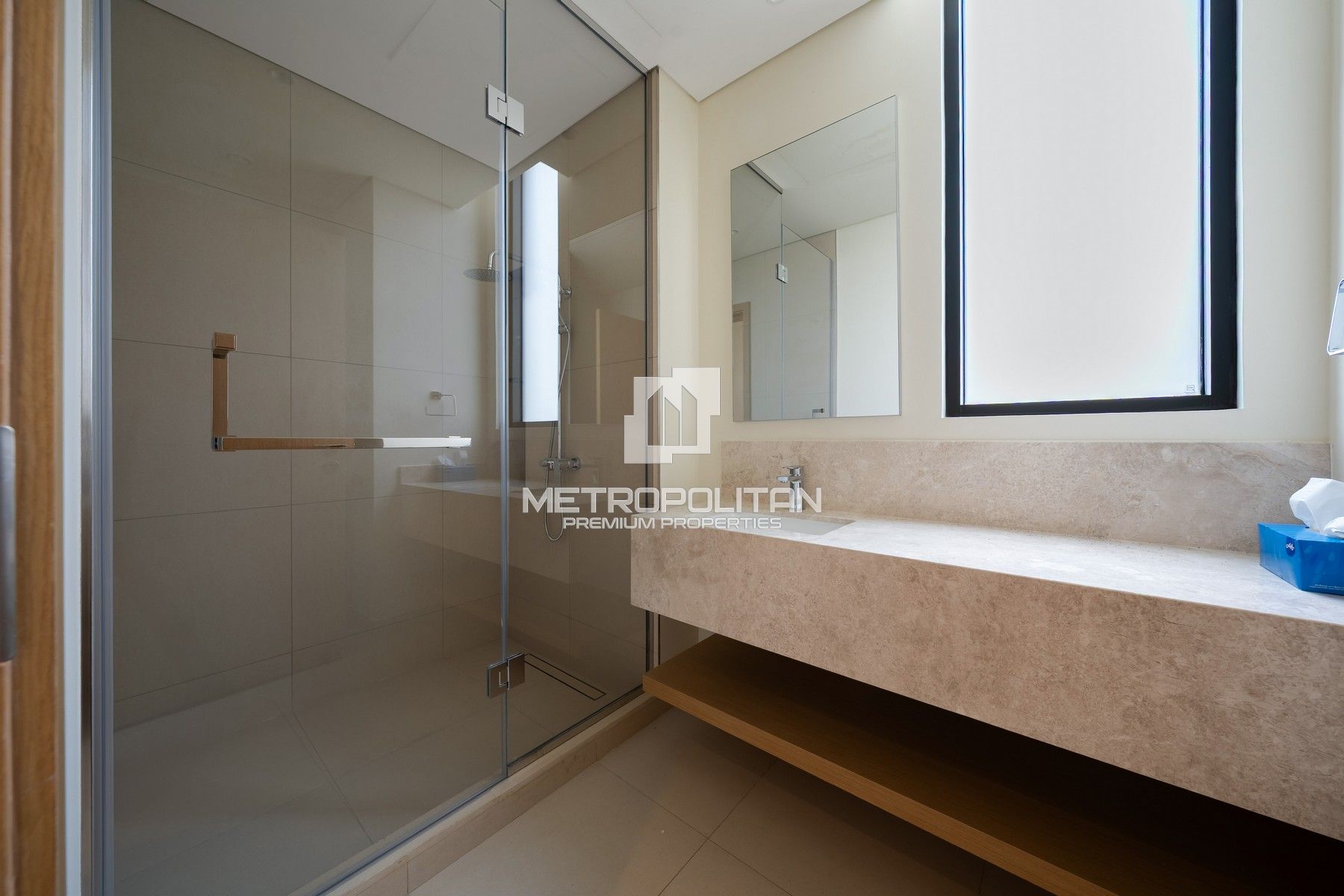 Luxurious | Prime First Row | Open Lake View