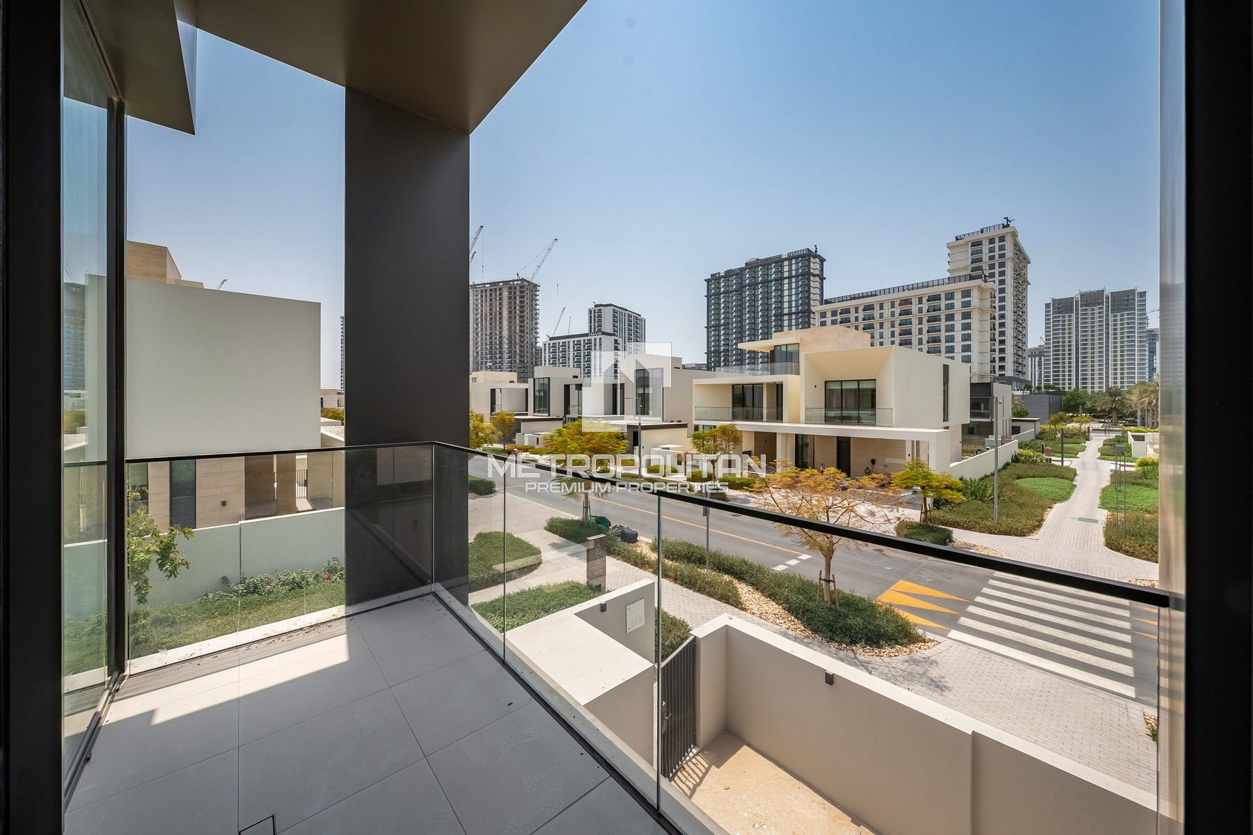 Luxurious | Prime First Row | Open Lake View