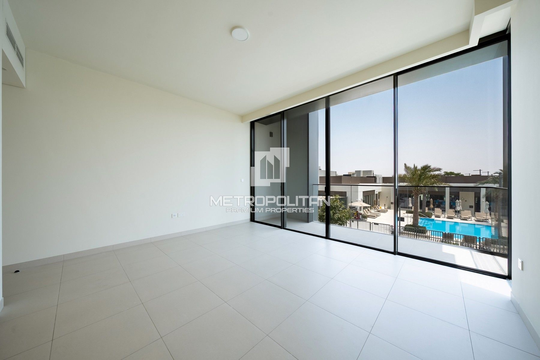 Luxurious | Prime First Row | Open Lake View