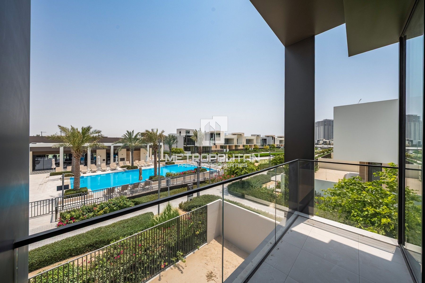 Luxurious | Prime First Row | Open Lake View