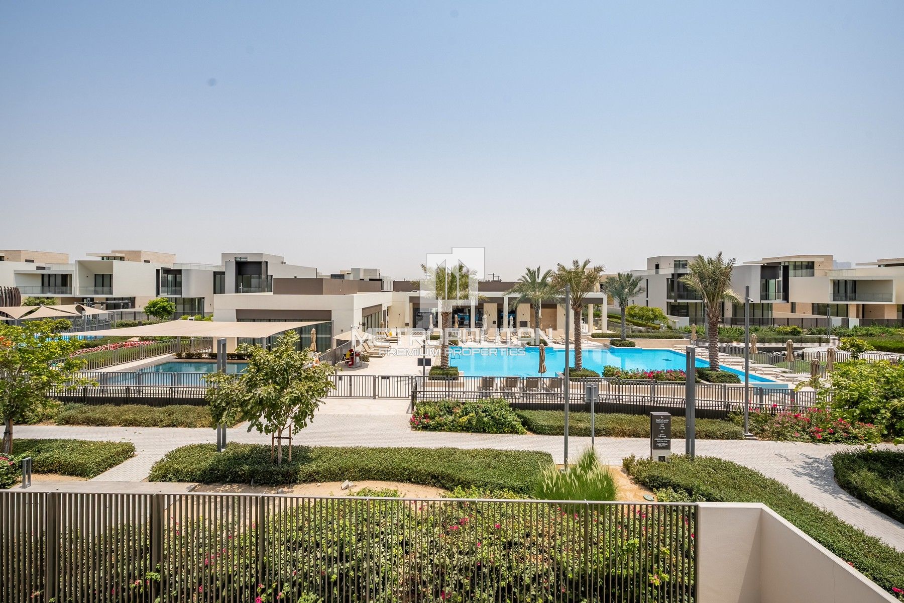 Luxurious | Prime First Row | Open Lake View