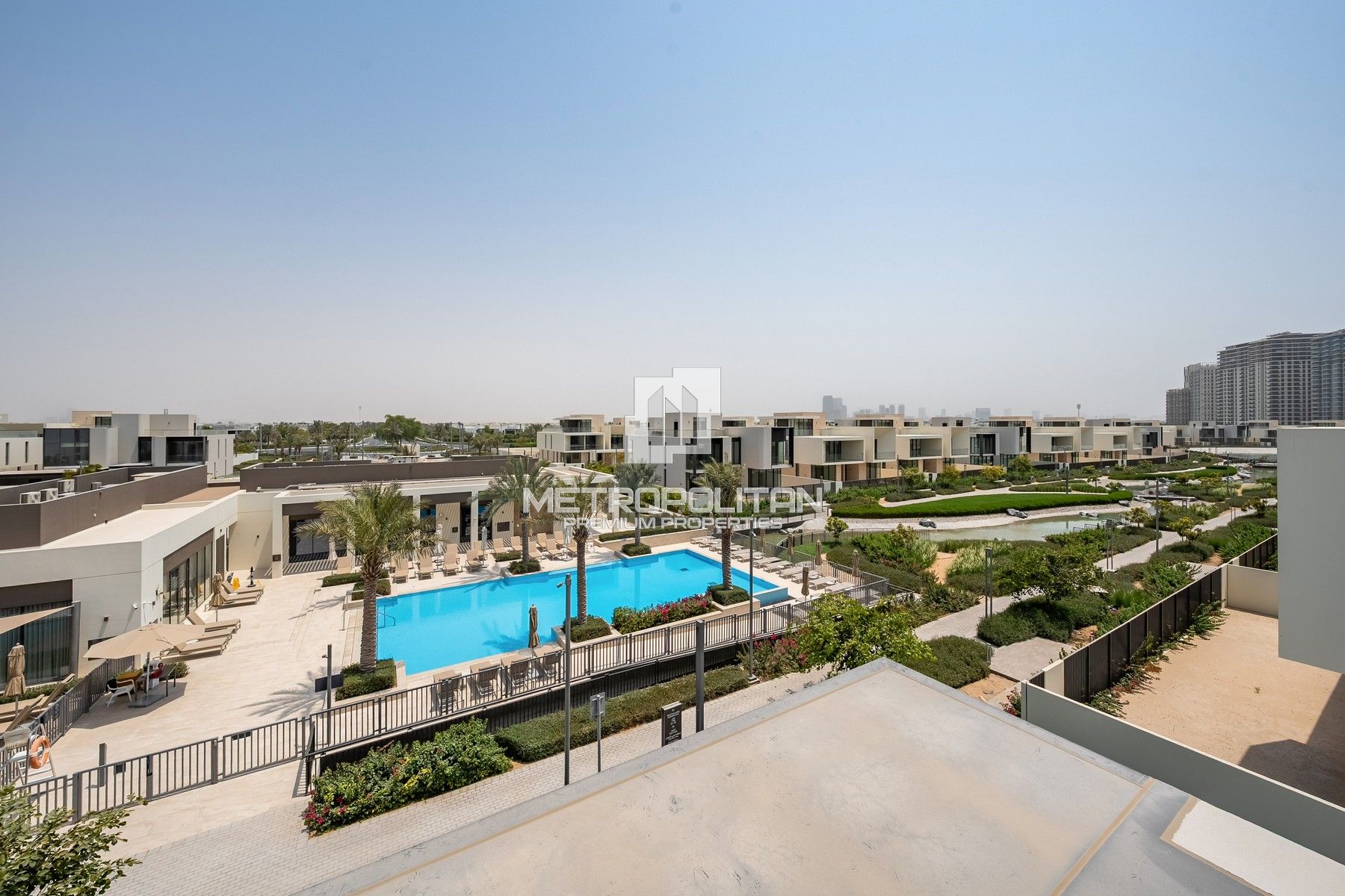 Luxurious | Prime First Row | Open Lake View