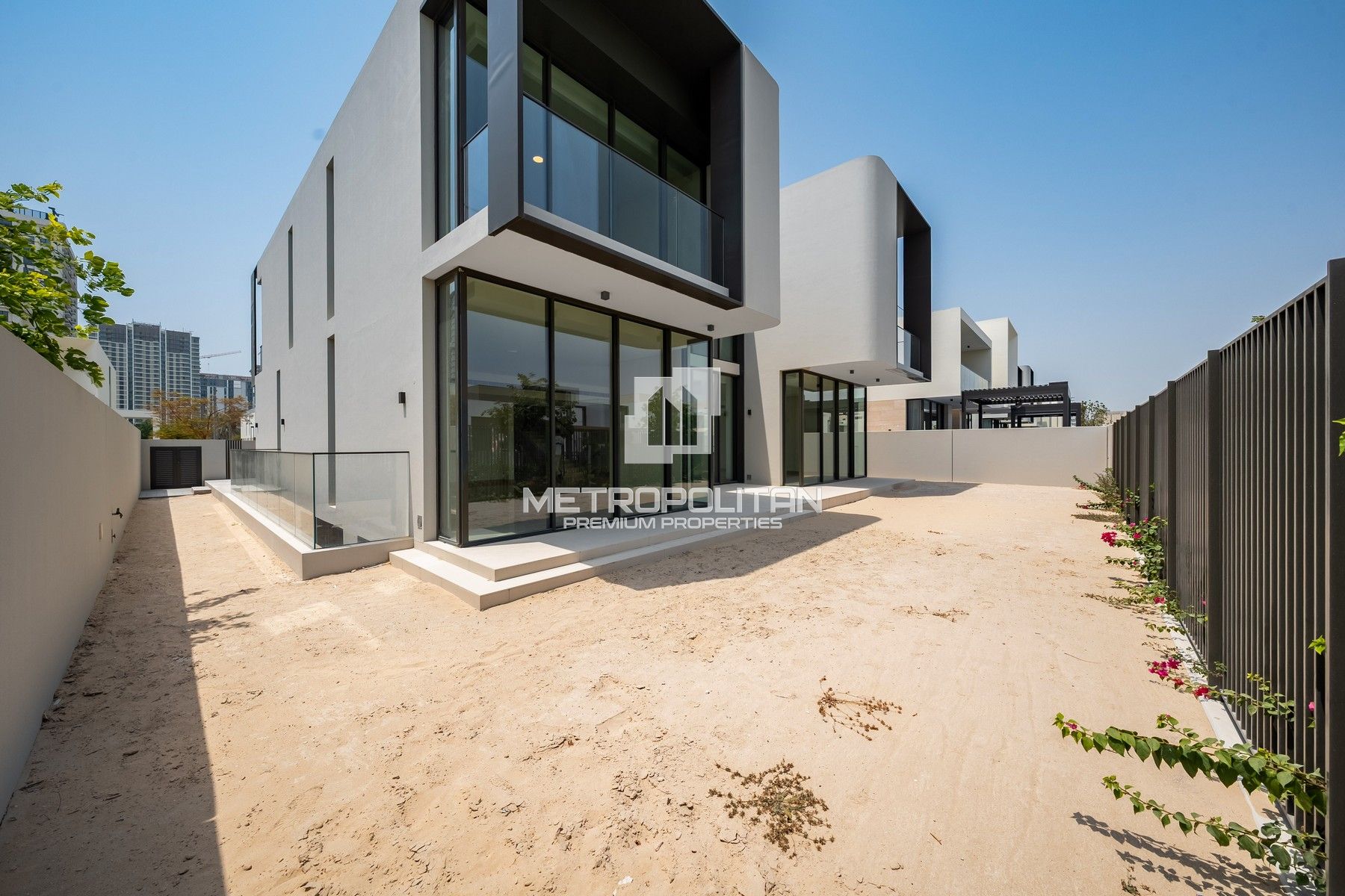 Luxurious | Prime First Row | Open Lake View