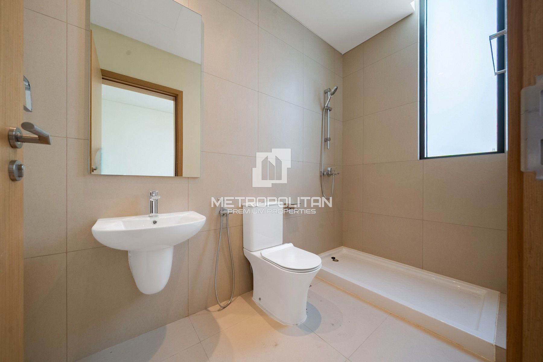 Luxurious | Prime First Row | Open Lake View