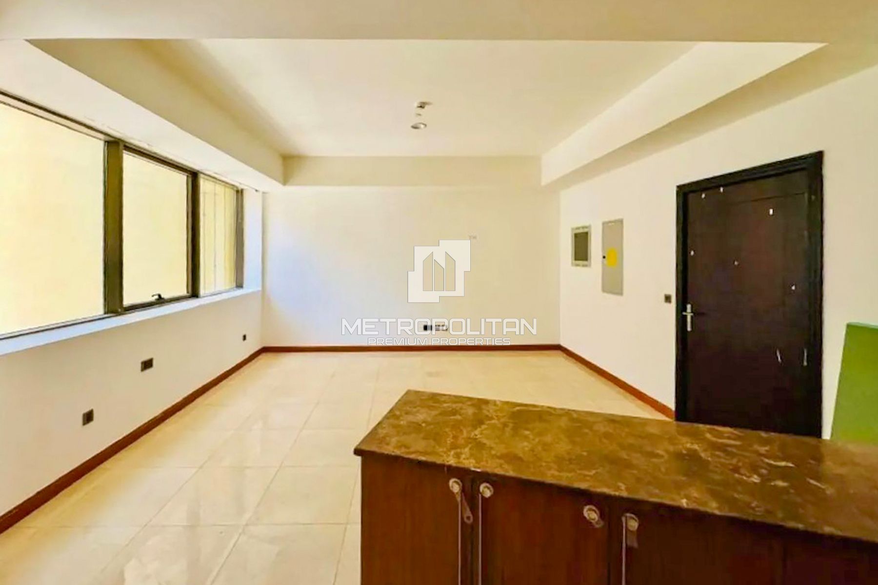 Spacious & Bright Unit | Near Mall of the Emirates