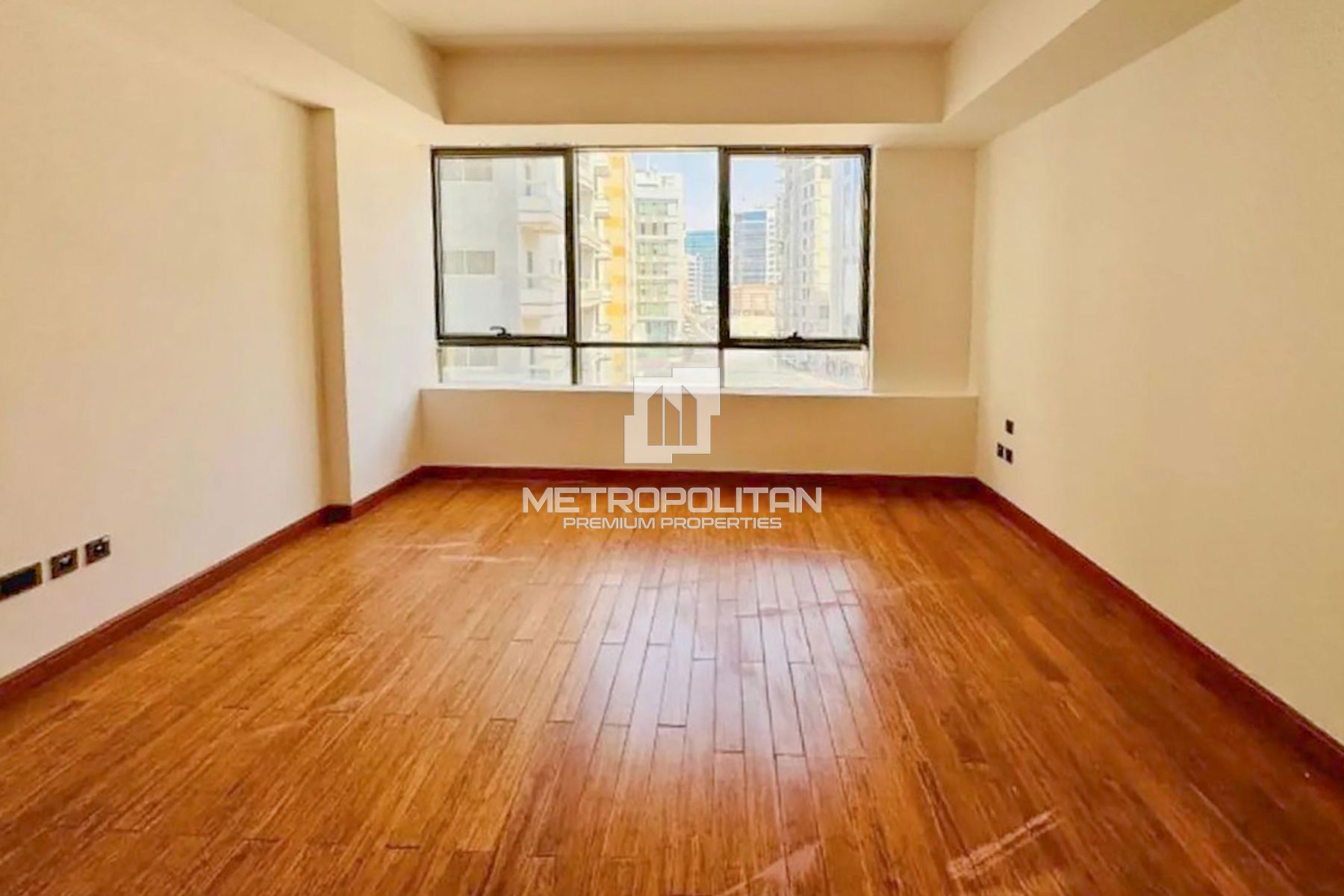 Spacious & Bright Unit | Near Mall of the Emirates
