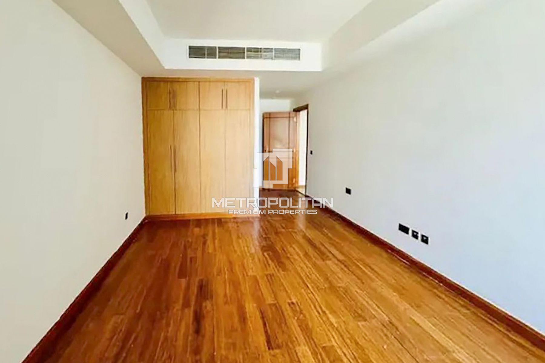 Spacious & Bright Unit | Near Mall of the Emirates