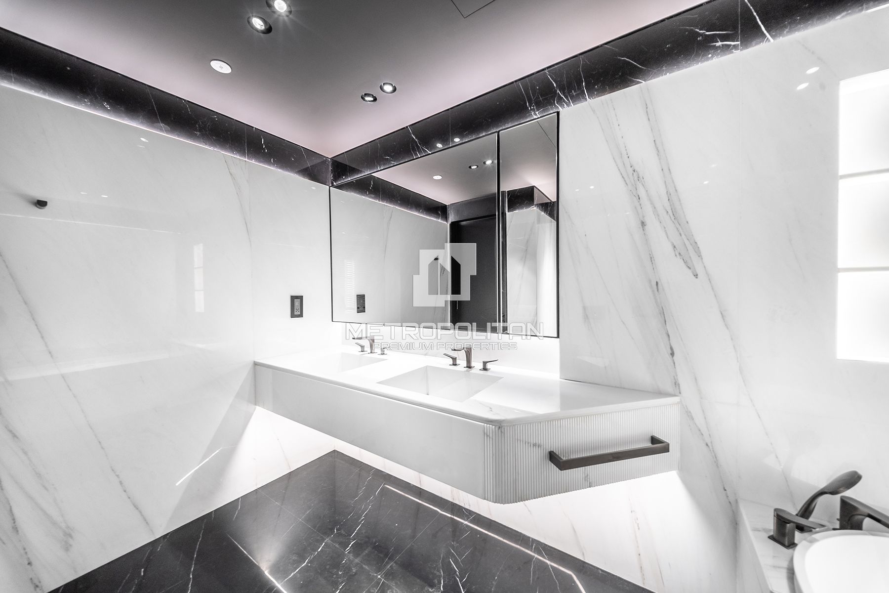 Luxury Home | Full Canal View | Brand New