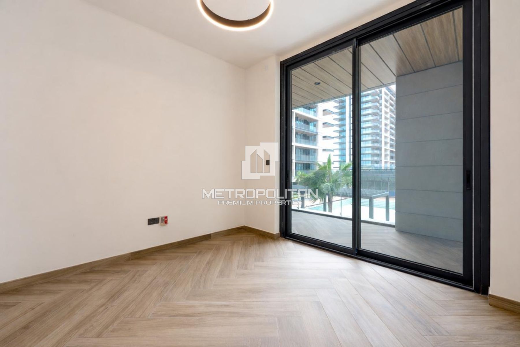 Modern Residence | Mall Access | Large Layout