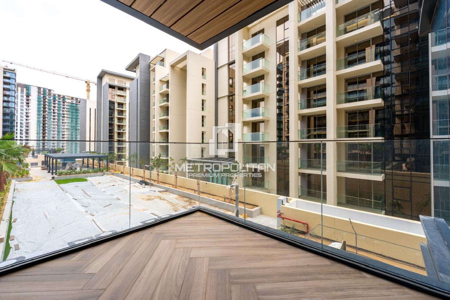 Modern Residence | Mall Access | Large Layout