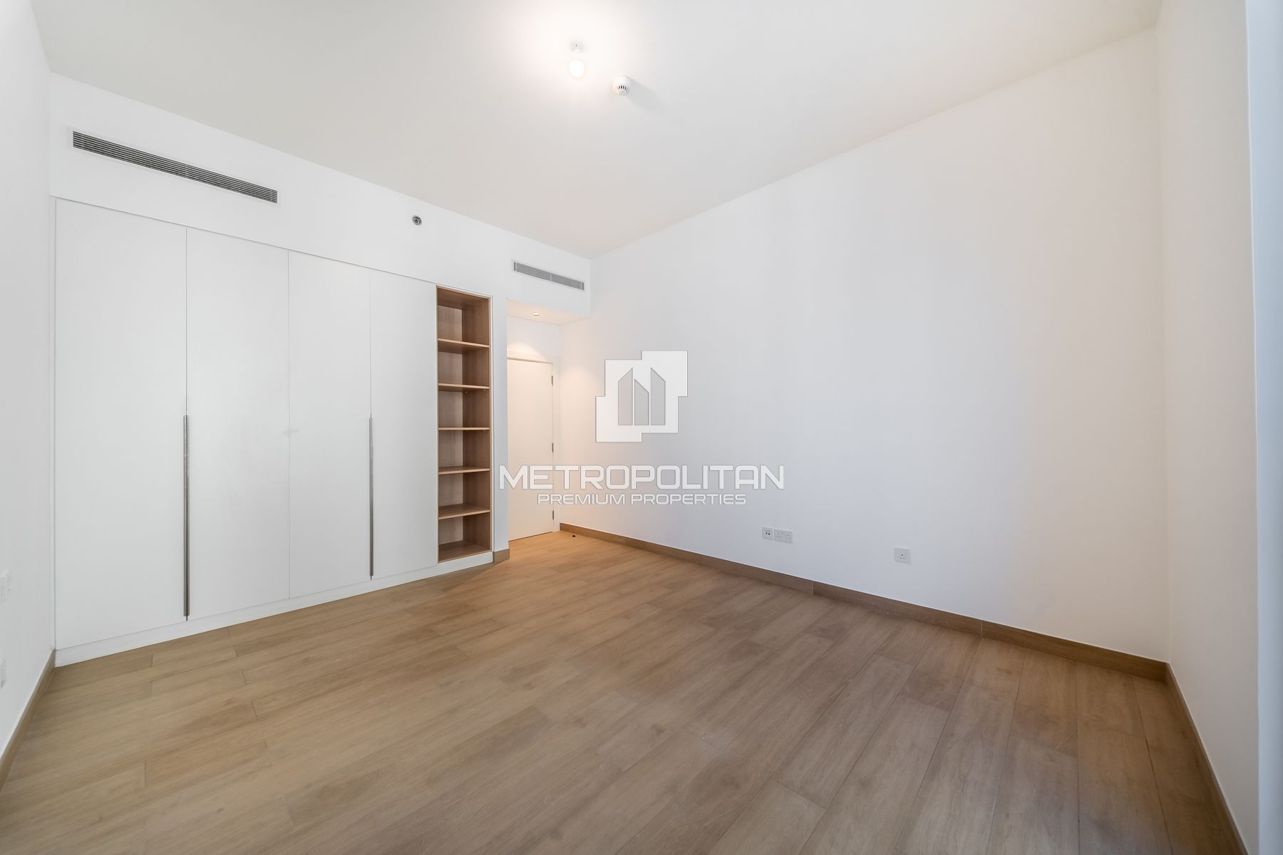 3BR Apartment for Rent in La Cote Building 3, Jumeirah - MPR-10639