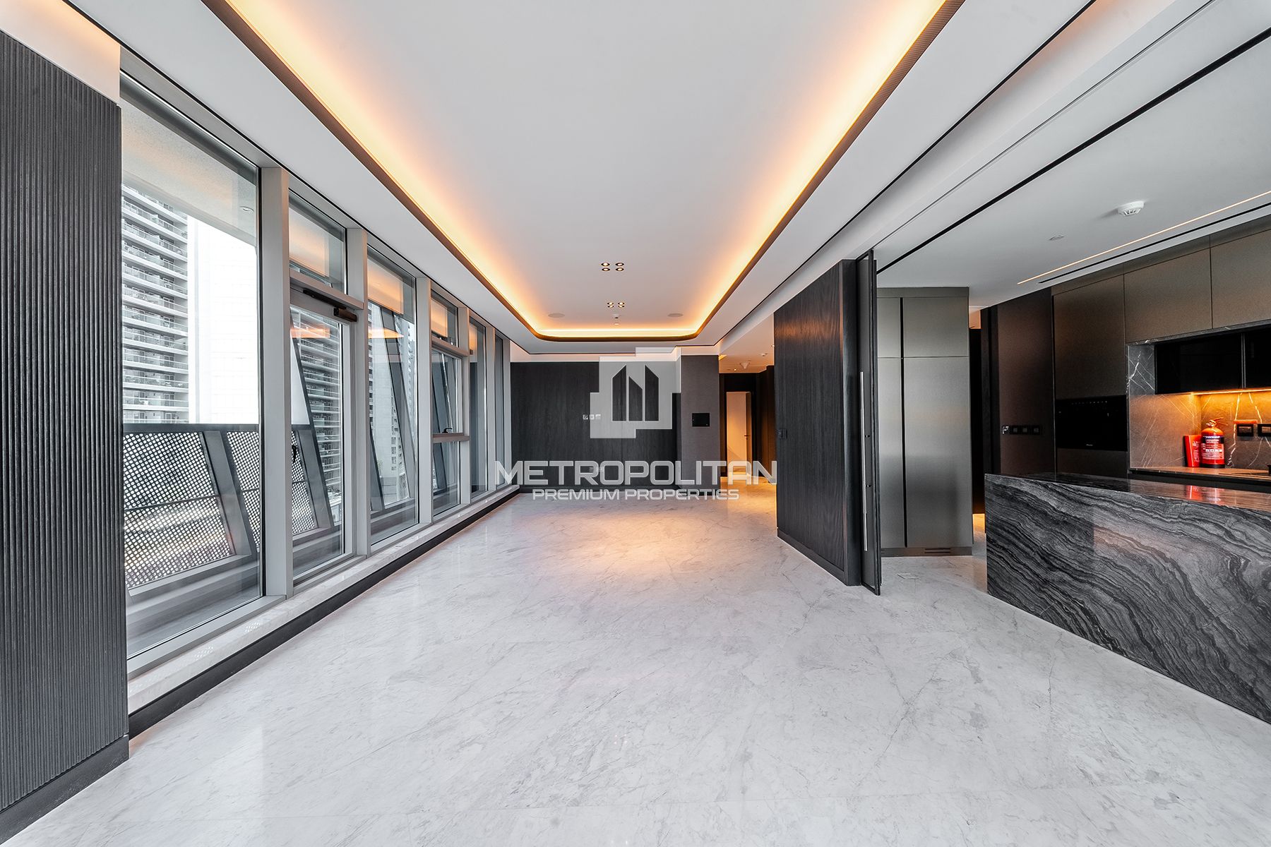 Corner Residence | Canal View | Premium Finishes