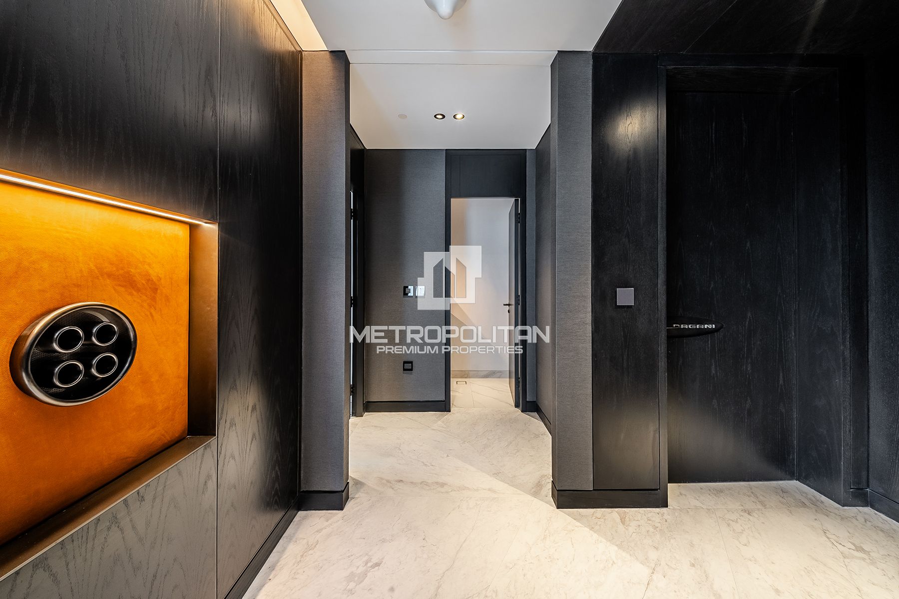 Corner Residence | Canal View | Premium Finishes