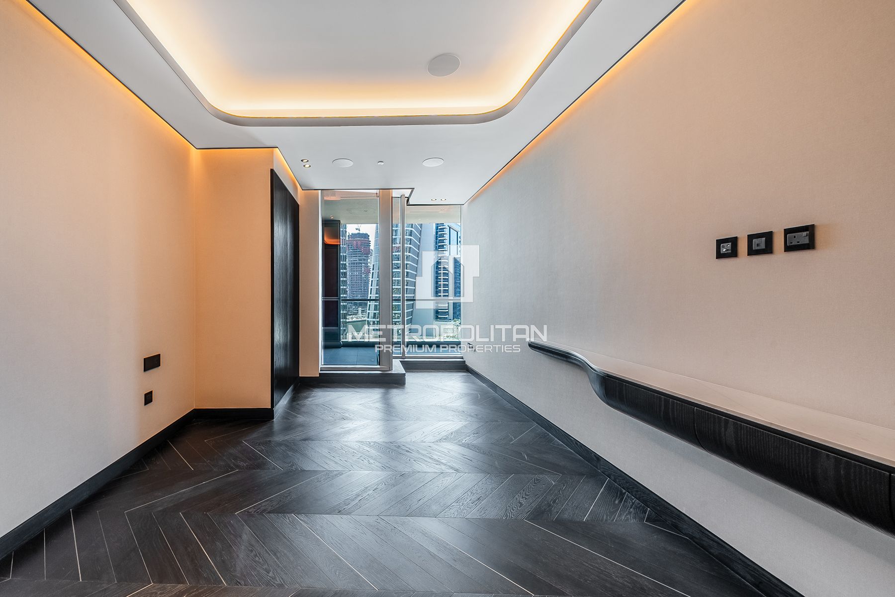 Corner Residence | Canal View | Premium Finishes