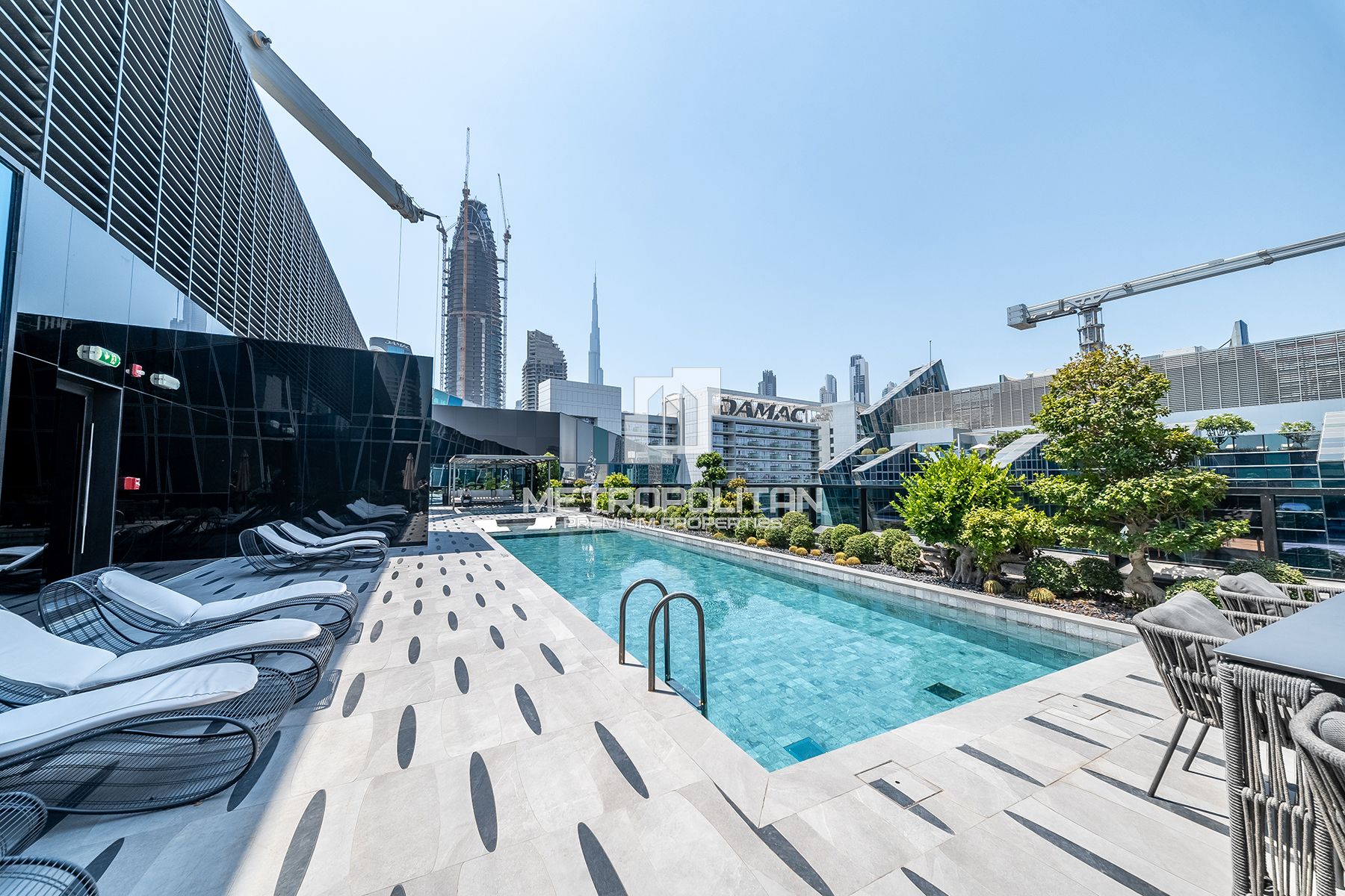 Corner Residence | Canal View | Premium Finishes
