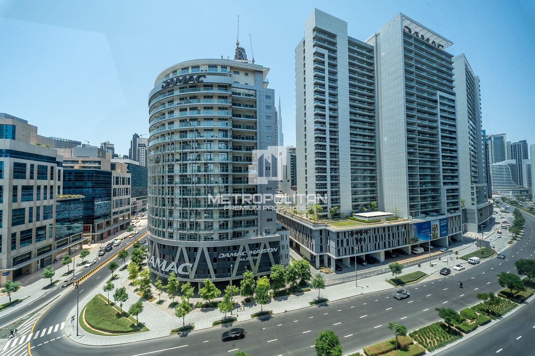 Corner Residence | Canal View | Premium Finishes