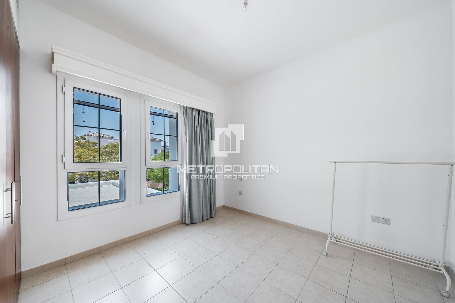 Prime Lake View | Type 3E End Unit | Single Row