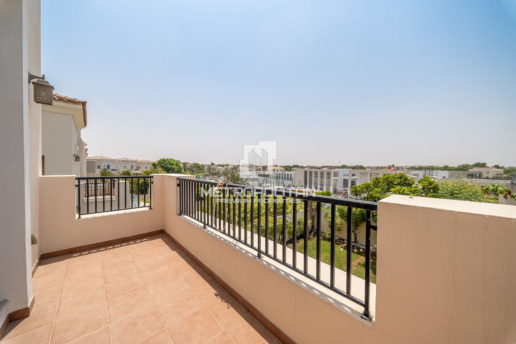 Prime Lake View | Type 3E End Unit | Single Row