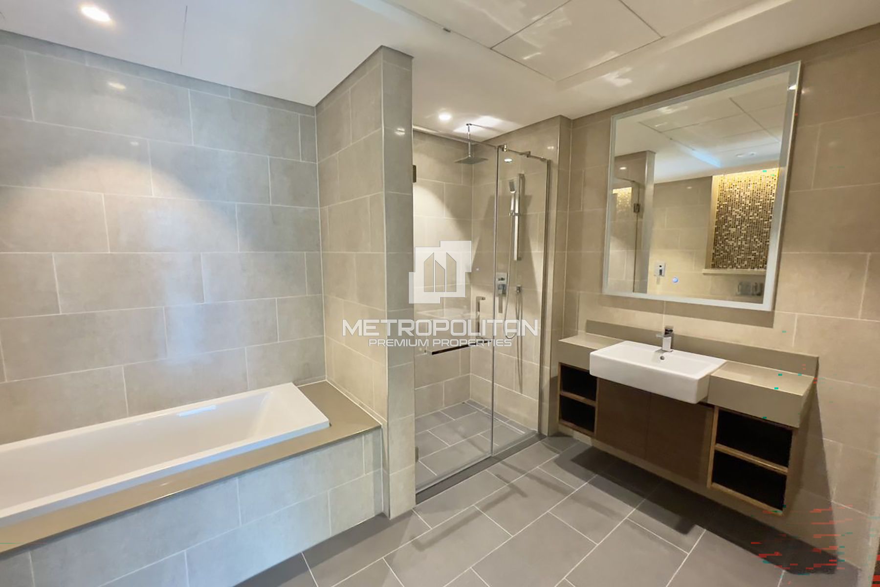 Well-Maintained 3BR | Swimming pool view