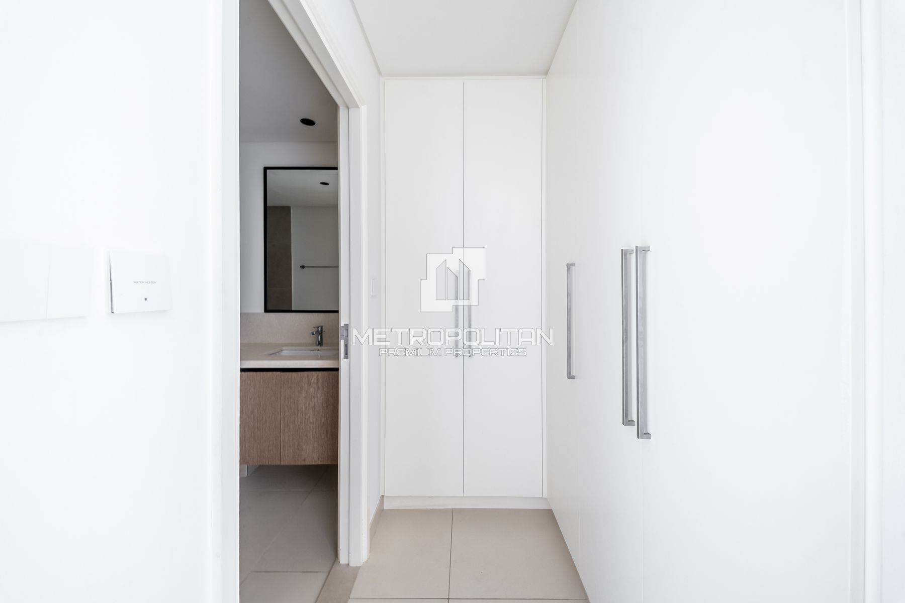 Ready To Move | Mid Floor | Close to Dubai Mall