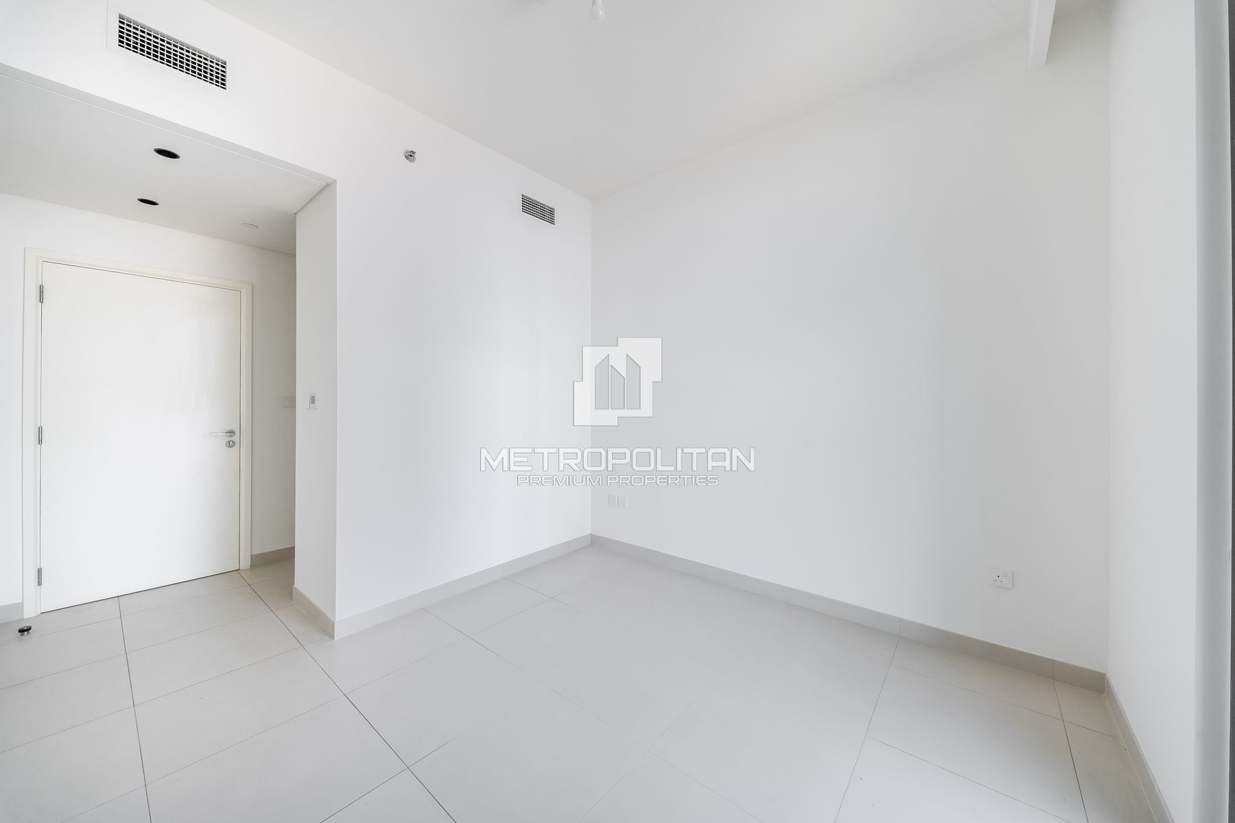 Ready To Move | Mid Floor | Close to Dubai Mall