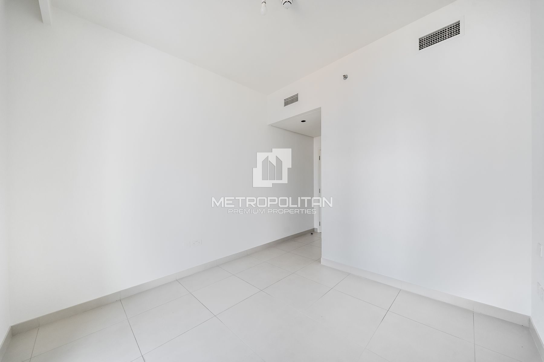 Ready To Move | Mid Floor | Close to Dubai Mall