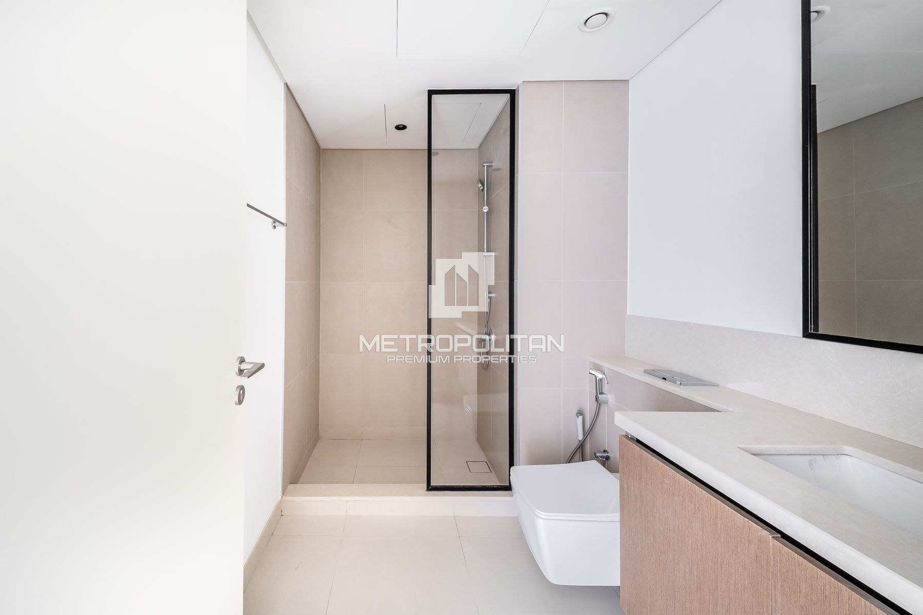 Ready To Move | Mid Floor | Close to Dubai Mall