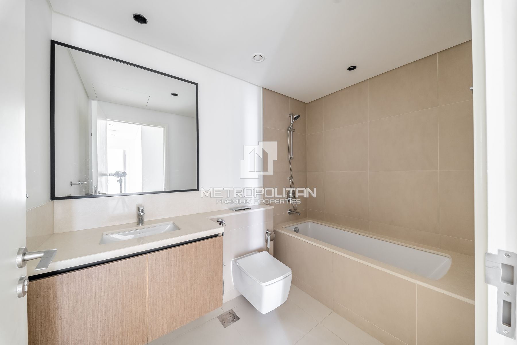 Ready To Move | Mid Floor | Close to Dubai Mall