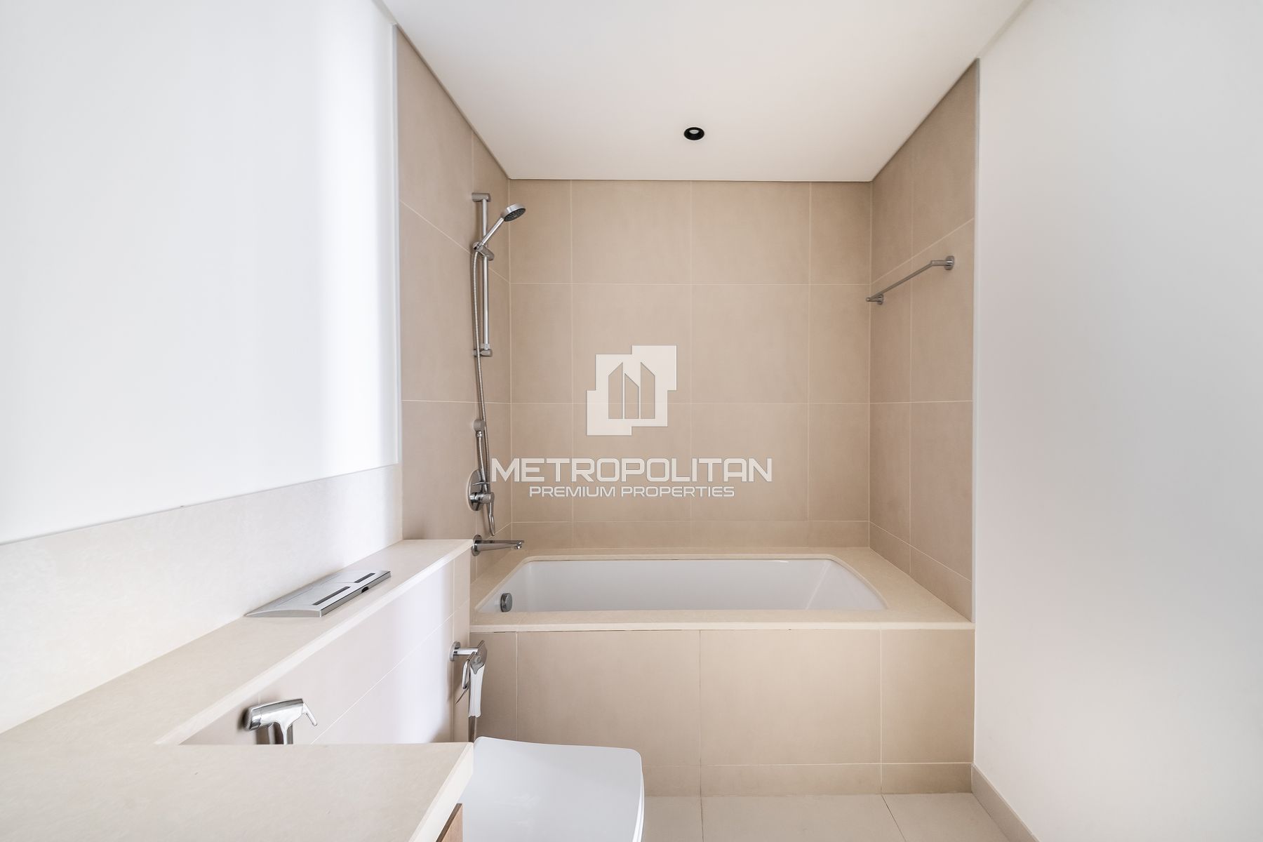 Ready To Move | Mid Floor | Close to Dubai Mall
