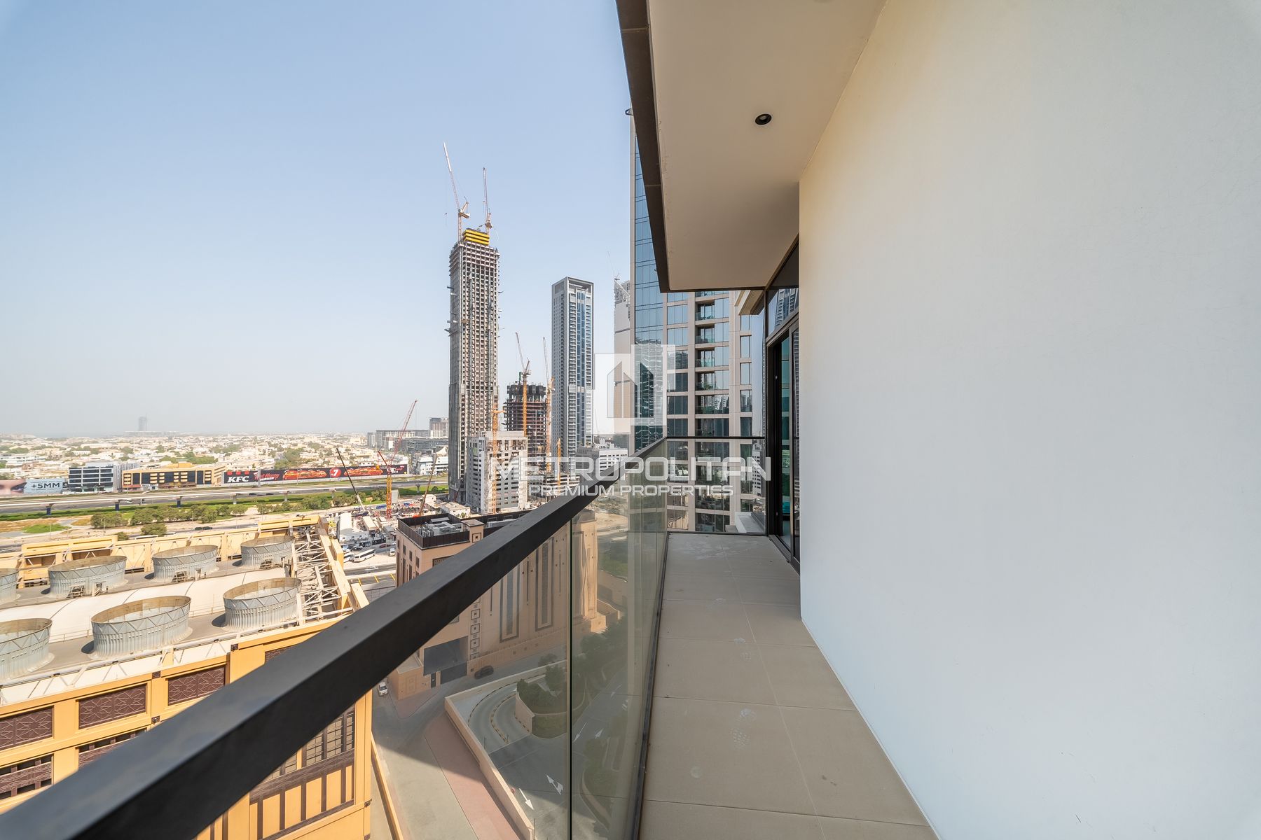 Ready To Move | Mid Floor | Close to Dubai Mall