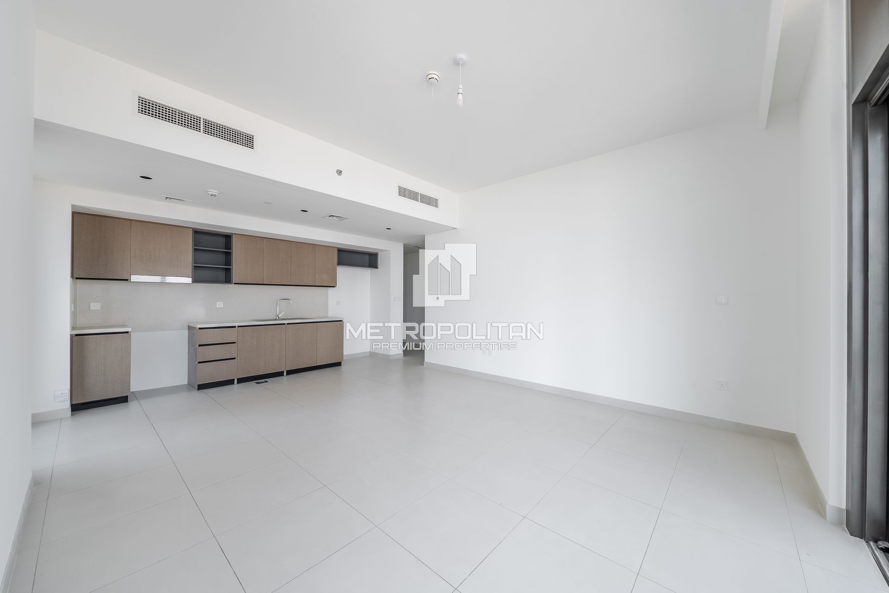 Ready To Move | Mid Floor | Close to Dubai Mall