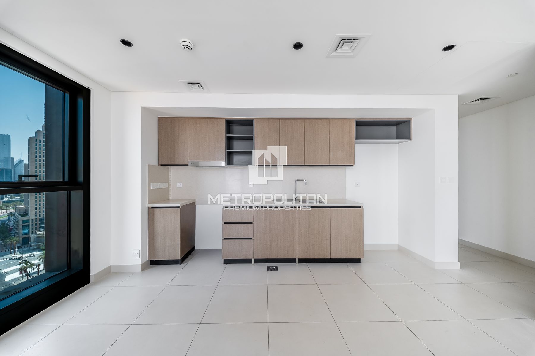 Ready To Move | Mid Floor | Close to Dubai Mall