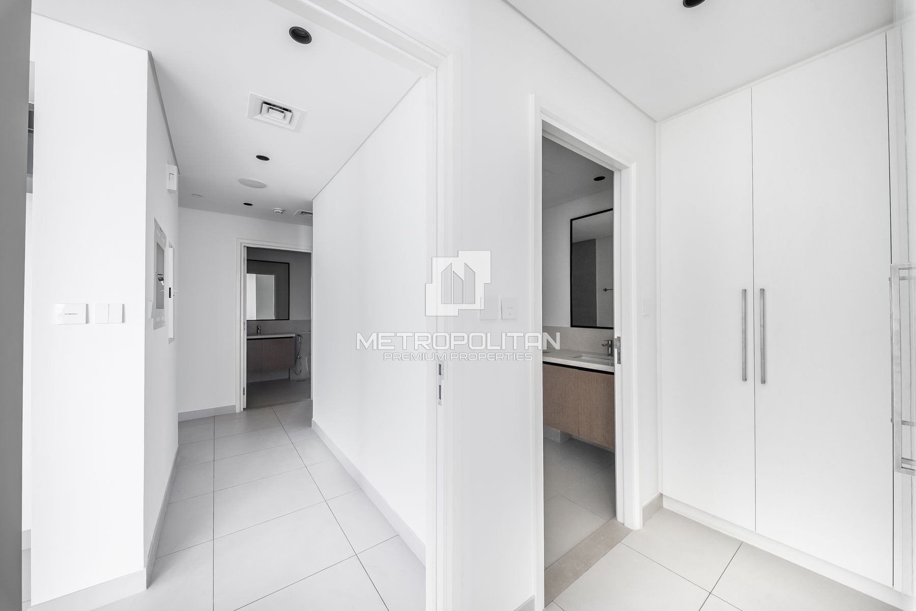 Ready To Move | Mid Floor | Close to Dubai Mall