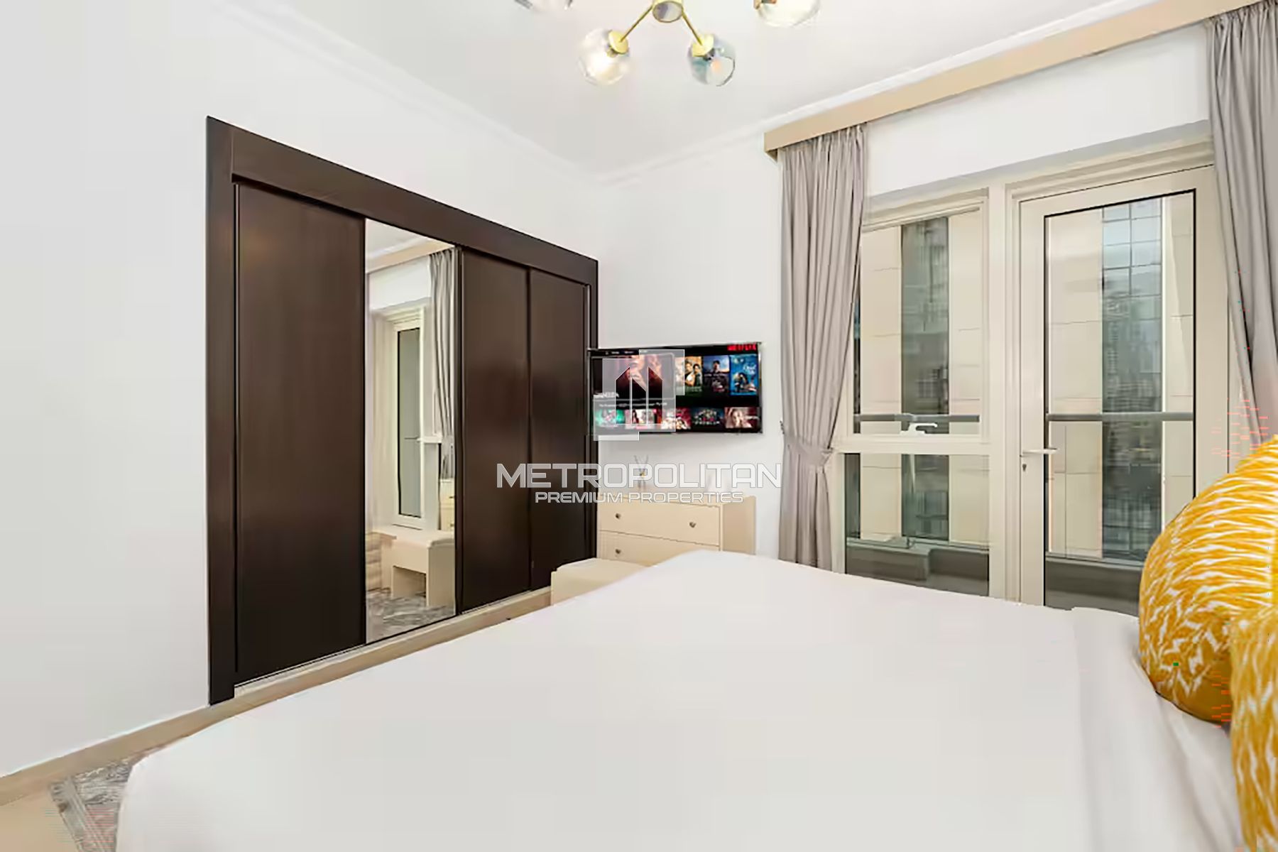 Luxury Skyline Retreat | Mall Access | High Floor