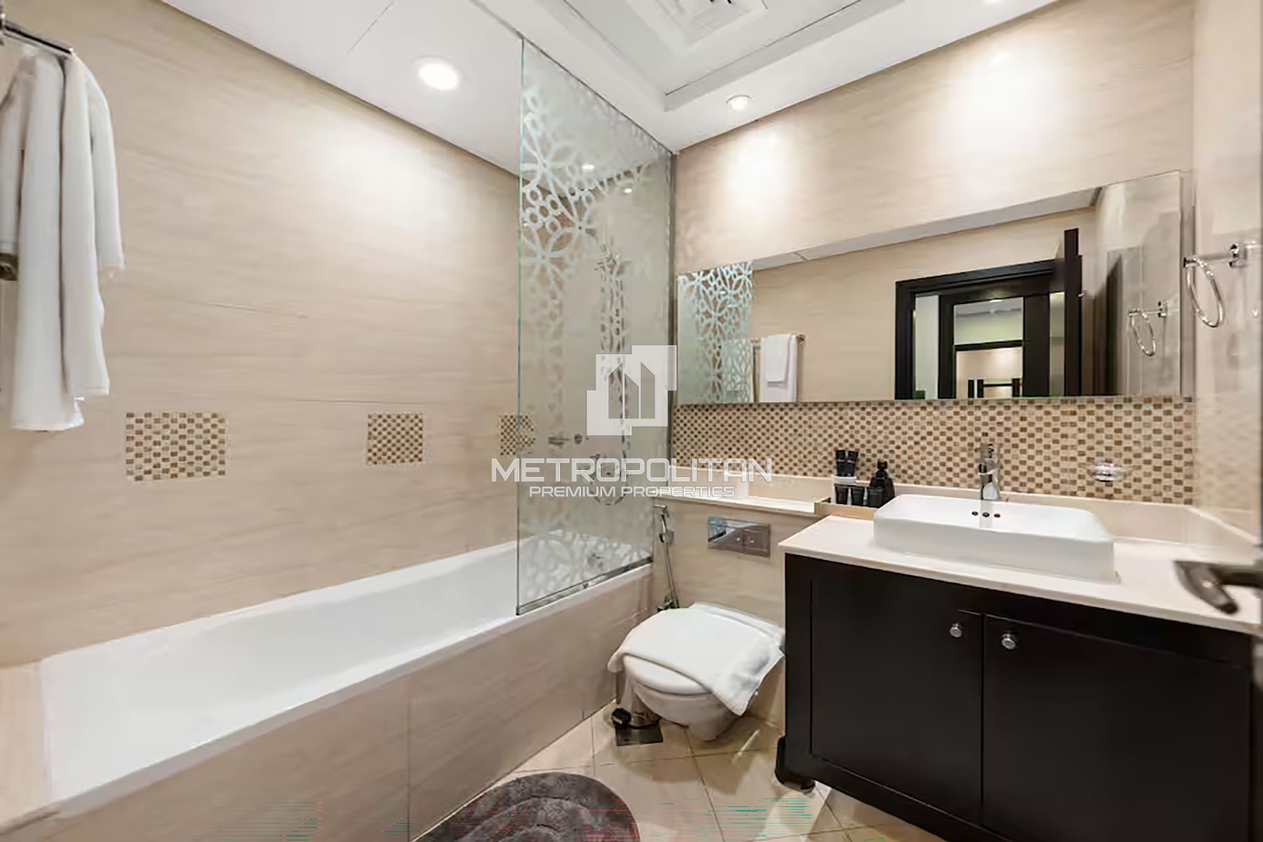 Luxury Skyline Retreat | Mall Access | High Floor