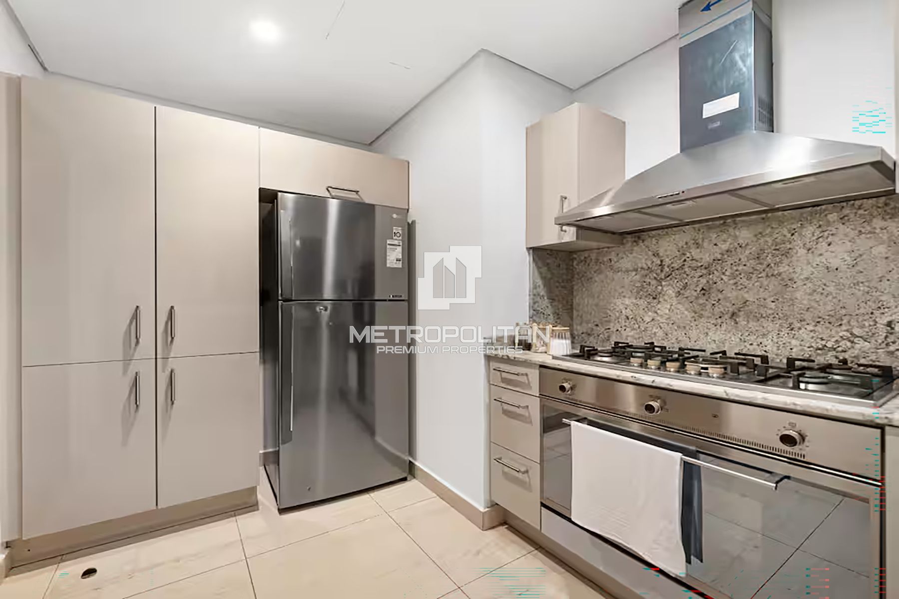 Luxury Skyline Retreat | Mall Access | High Floor