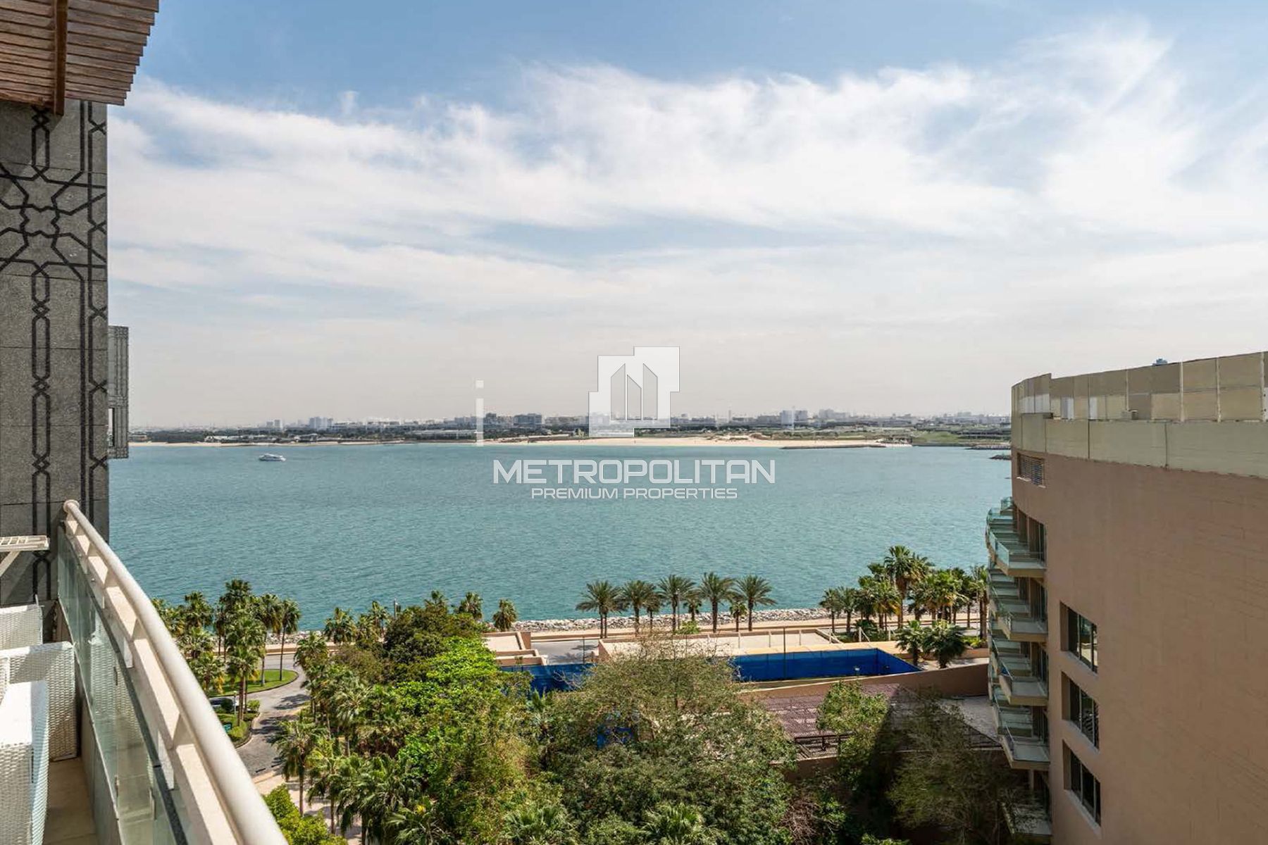Exclusive Penthouse| Signature Residence| Sea View