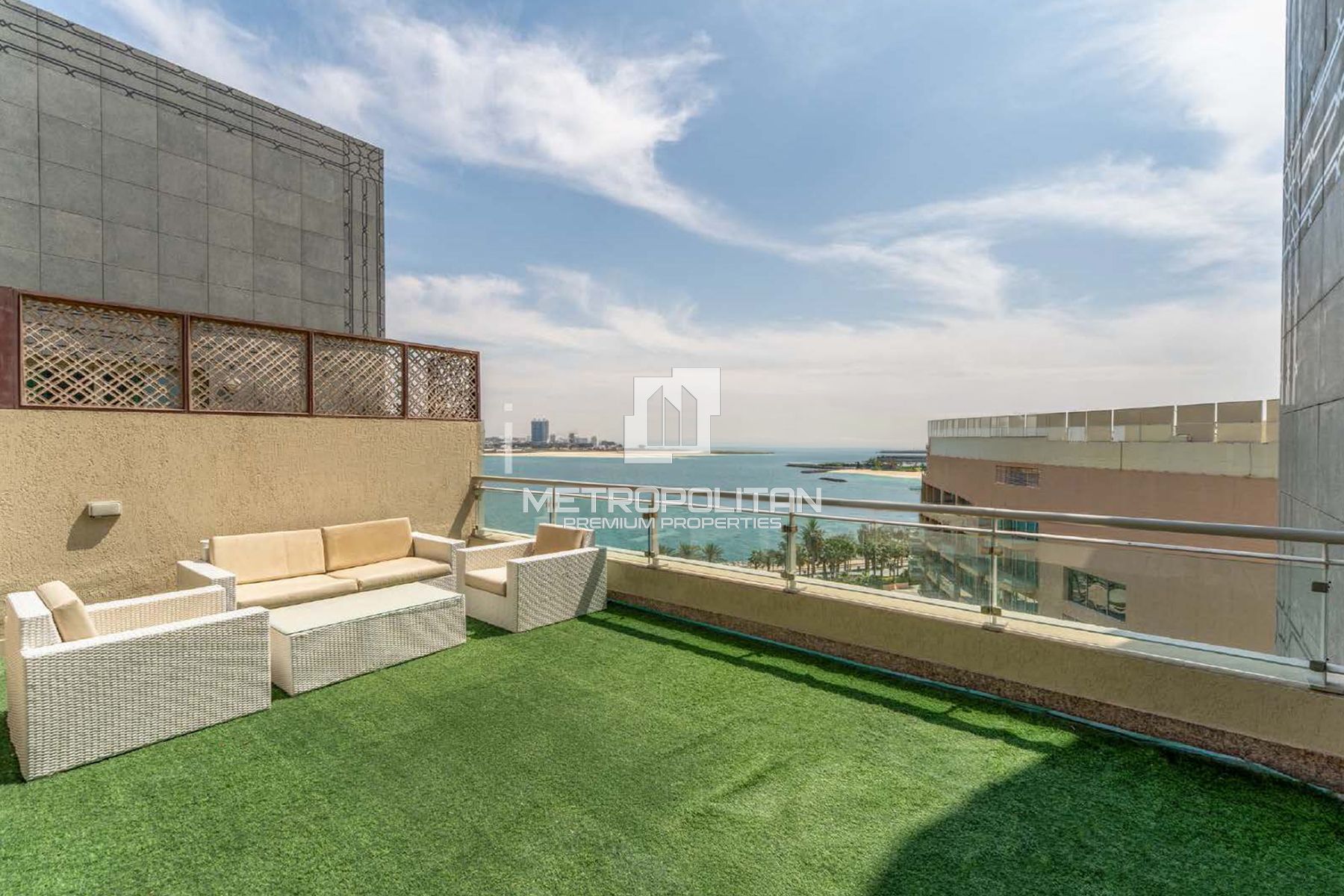 Exclusive Penthouse| Signature Residence| Sea View