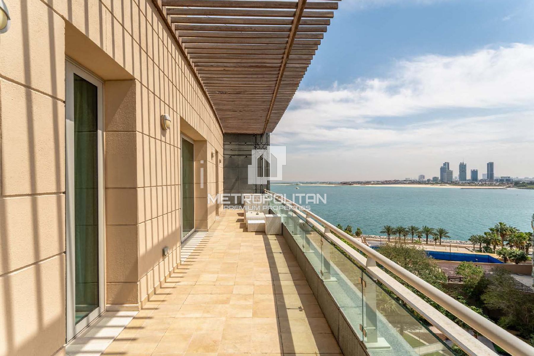 Exclusive Penthouse| Signature Residence| Sea View