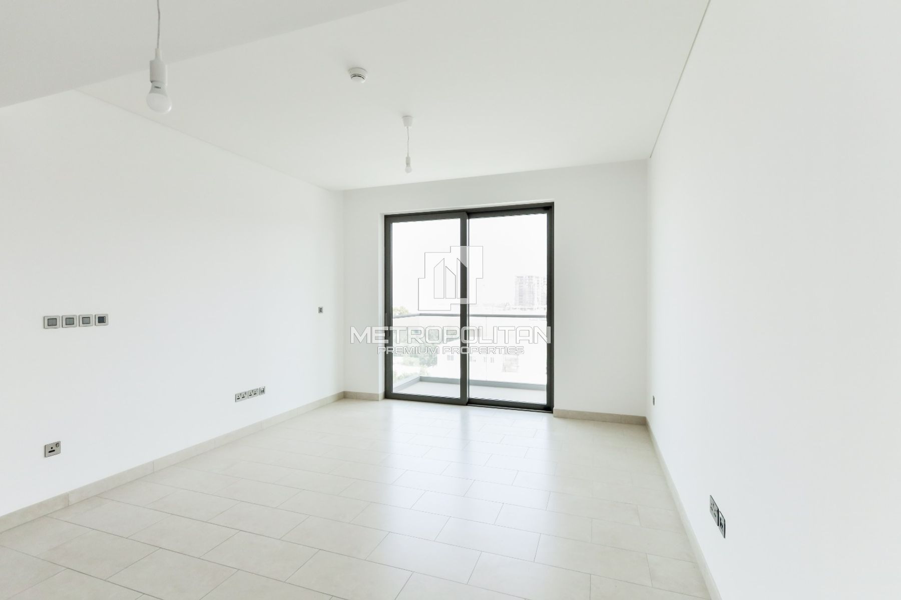 Bright & Spacious 1 BR |  Well Maintained