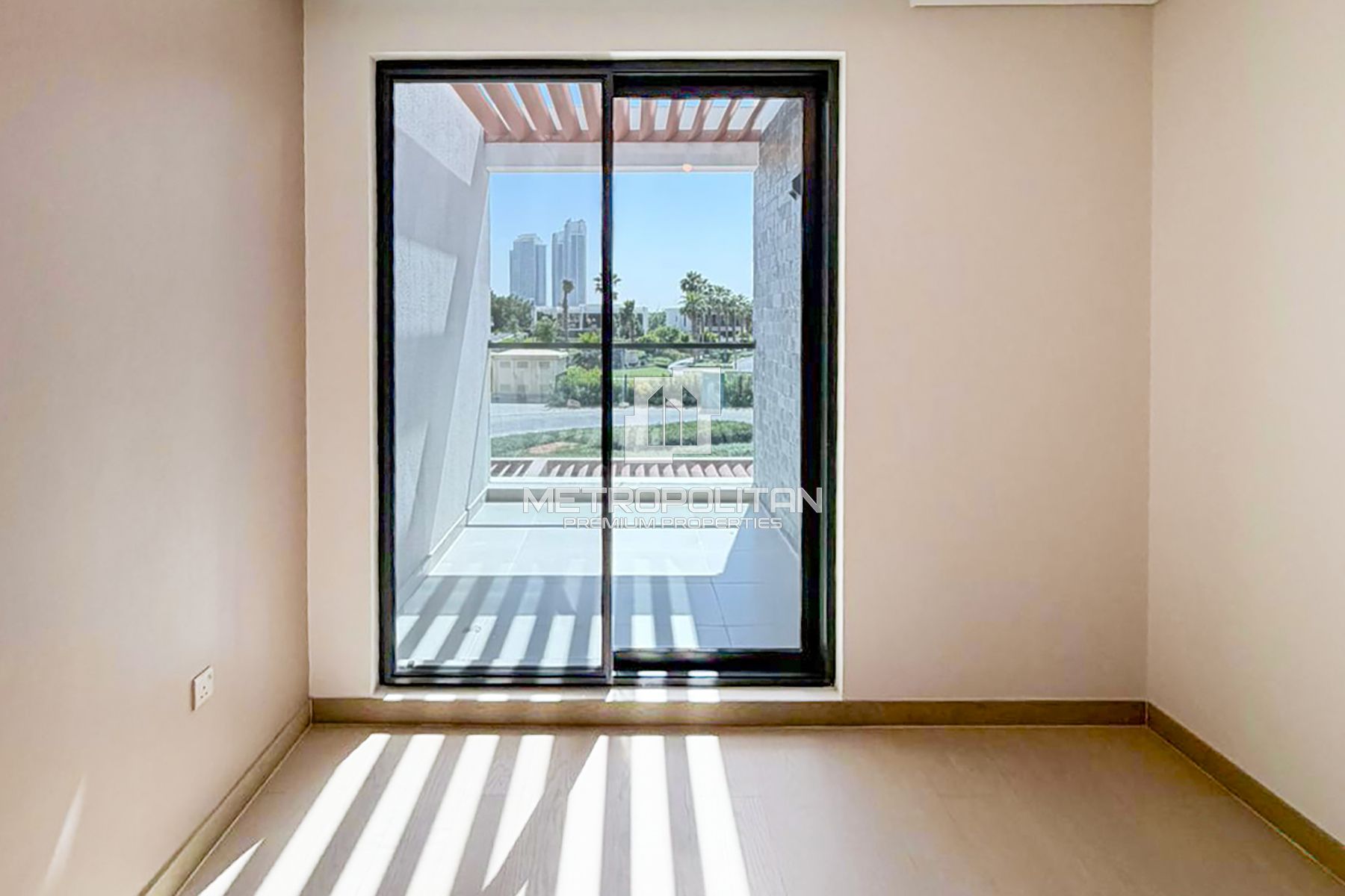 Снять таунхаус в The Legends, DAMAC Hills - MPR-10671