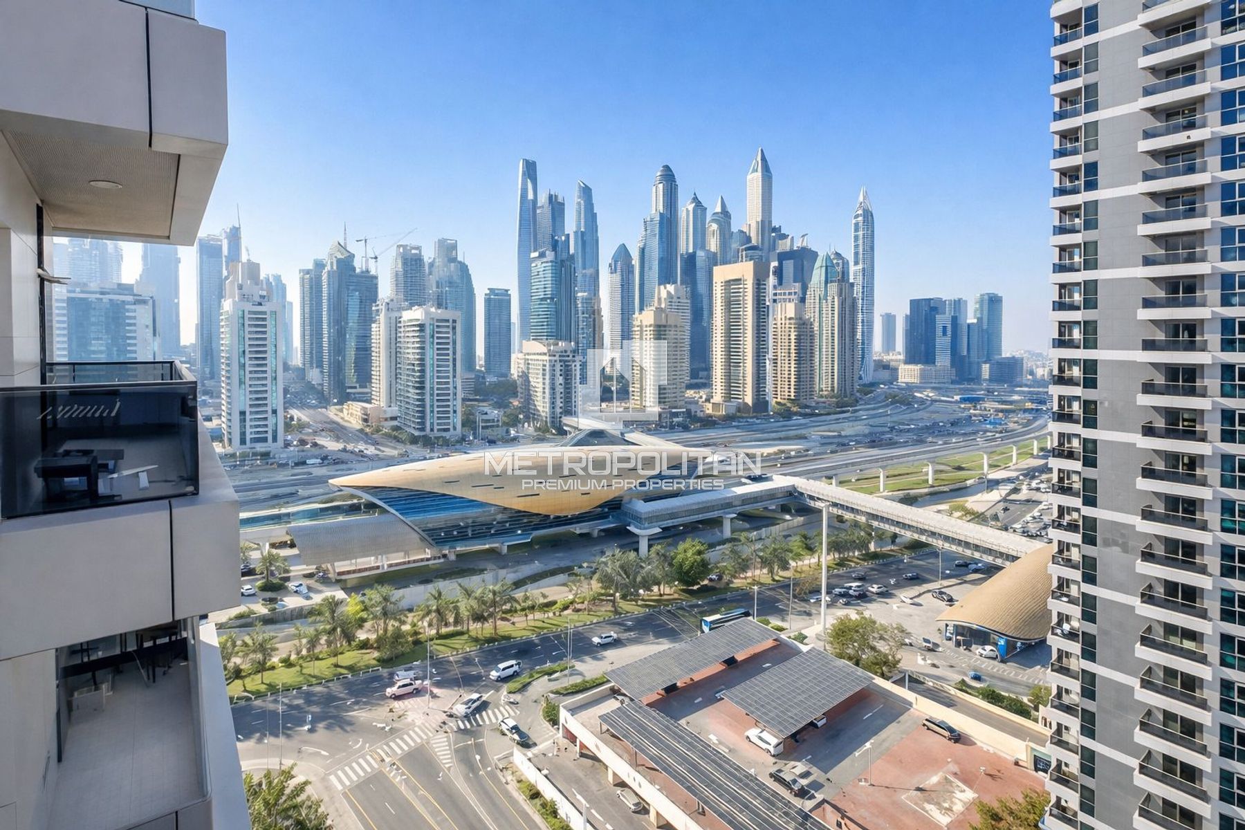 Spacious 1-Bed I Semi Furnished I Marina Views