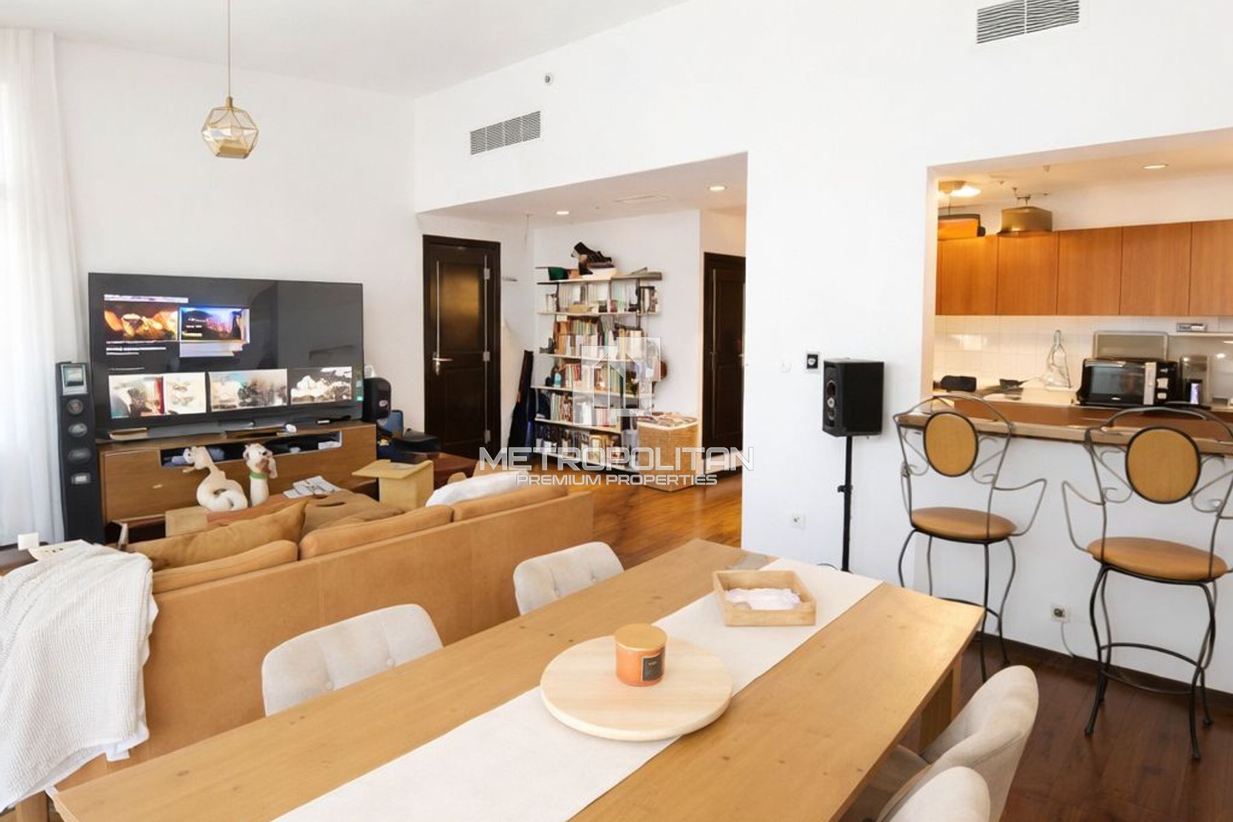Spacious 1-Bed I Semi Furnished I Marina Views