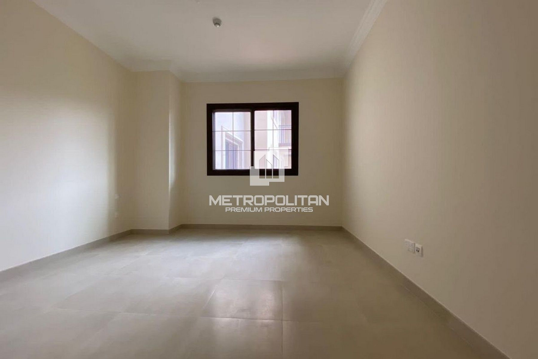 Spacious 1BR + Study |Unfurnished| Up to 4 Cheques