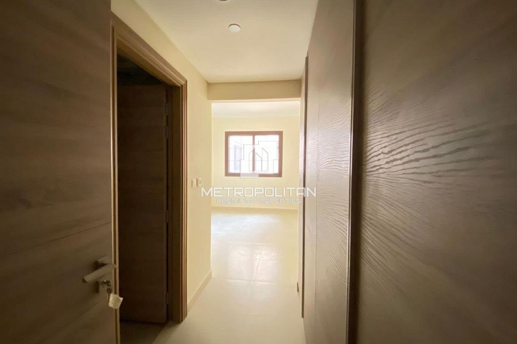 Spacious 1BR + Study |Unfurnished| Up to 4 Cheques