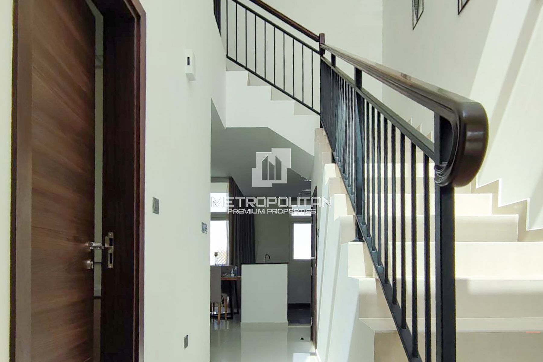 Spacious Layout | Single Row | Private Garden